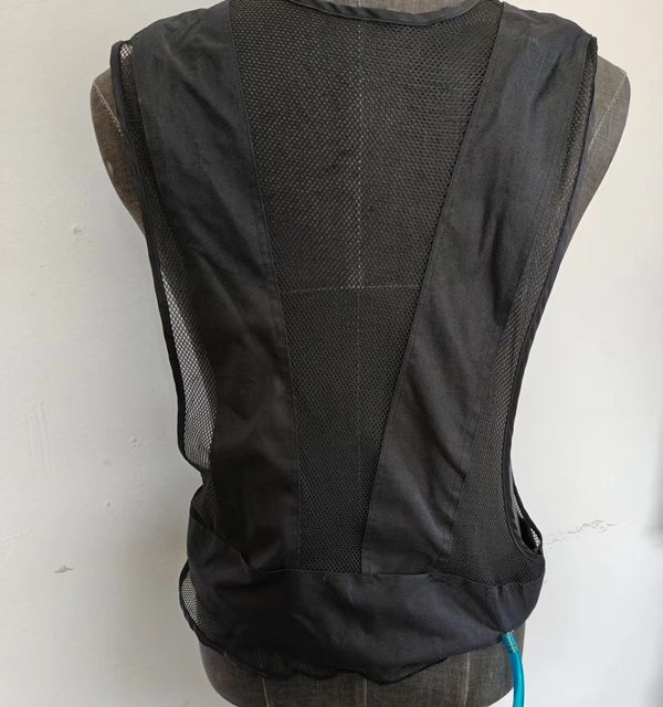 Вихревой трубчатый кондиционер в жилете против традиционных решений для охлаждения: в чем разница?